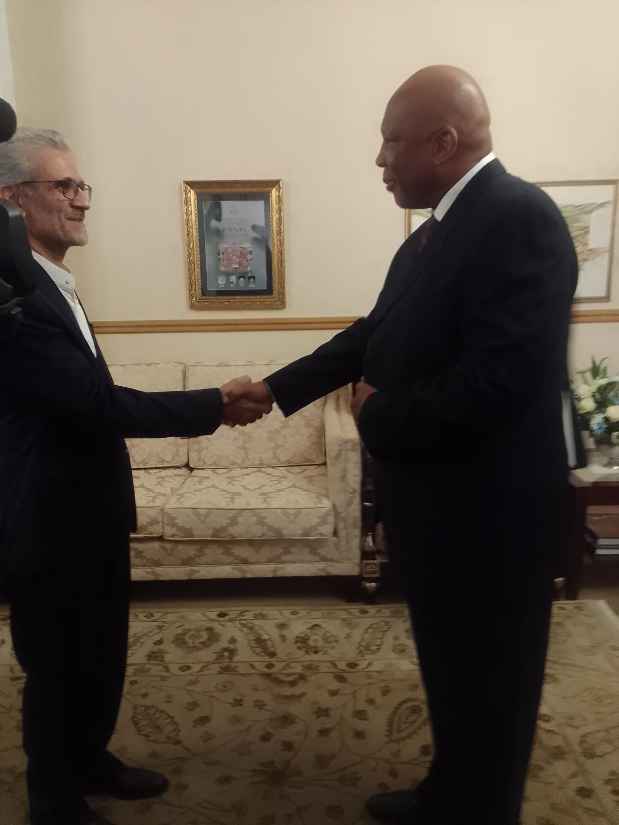 KING ACCEPTS CREDENTIALS FROM IRAN 