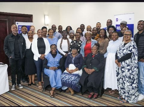 WOMEN JOURNALISTS TO HOLD HIGH