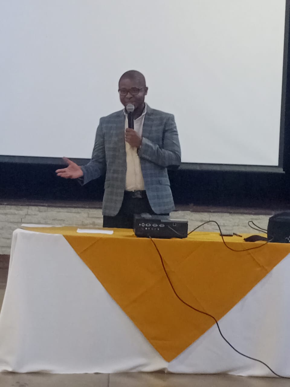 REPORTERS HONE SKILLS IN SOLUTION JOURNALISM