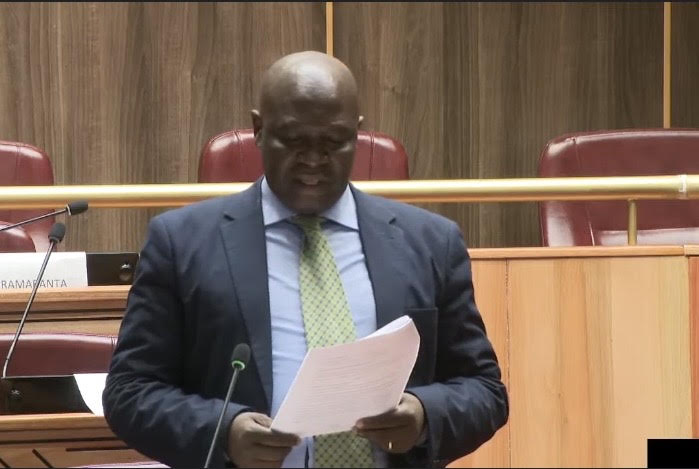 SENATE BACKS FEE WAIVER TO BOOST YOUTH-OWNED BUSINESSES 